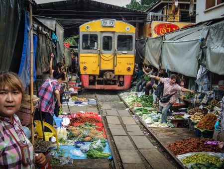 Maeklong – Thai market for adrenaline rush seekers