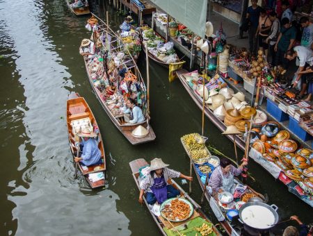 Damnoen Saduak – Thai market that rocks